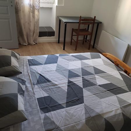 Chambres Meublees Et Spacieuses LʼIsle-Jourdain Dış mekan fotoğraf
