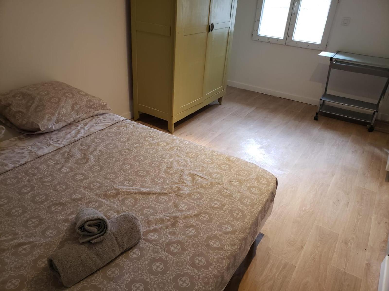 Chambres Meublees Et Spacieuses LʼIsle-Jourdain Dış mekan fotoğraf