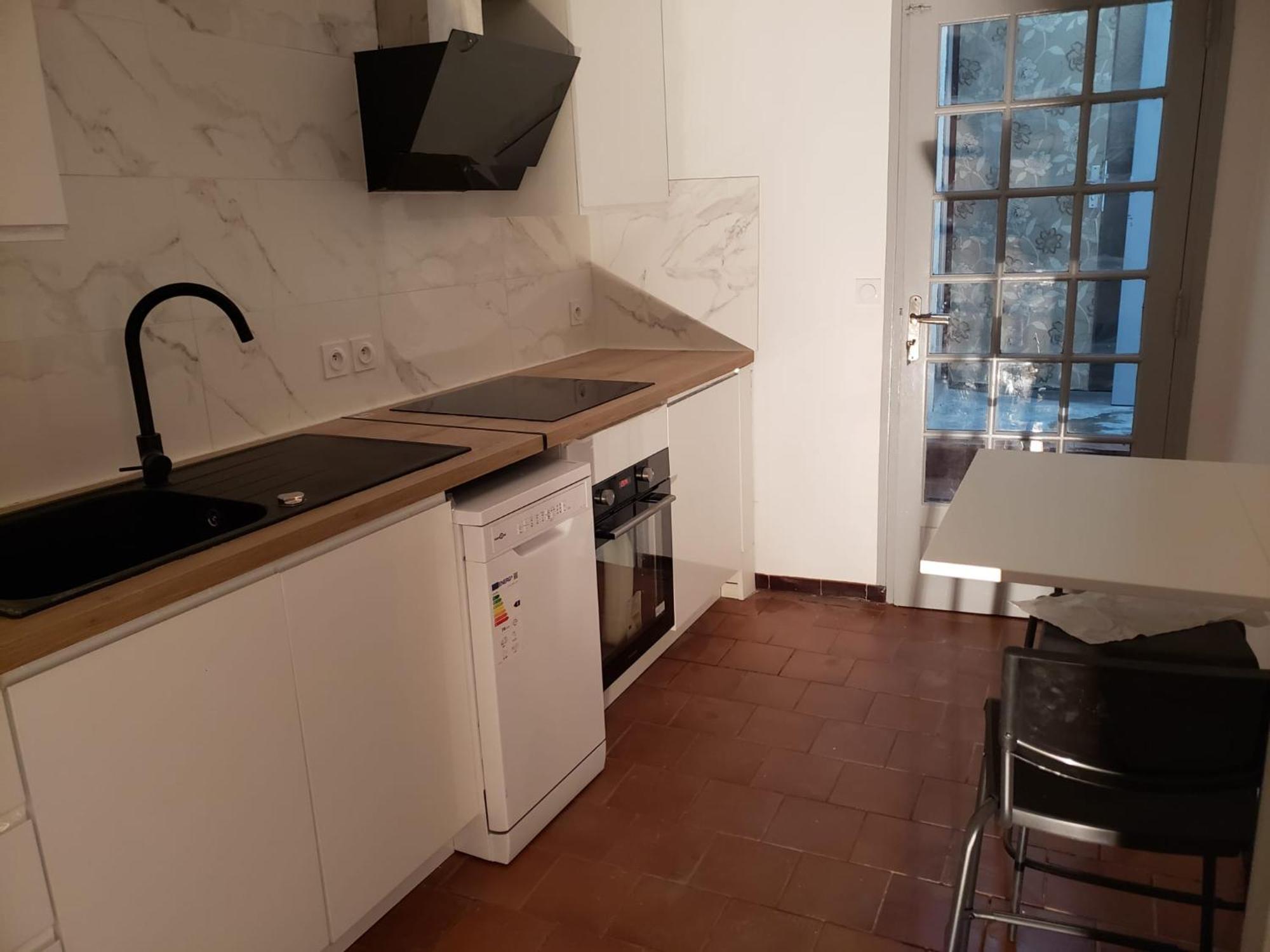 Chambres Meublees Et Spacieuses LʼIsle-Jourdain Dış mekan fotoğraf