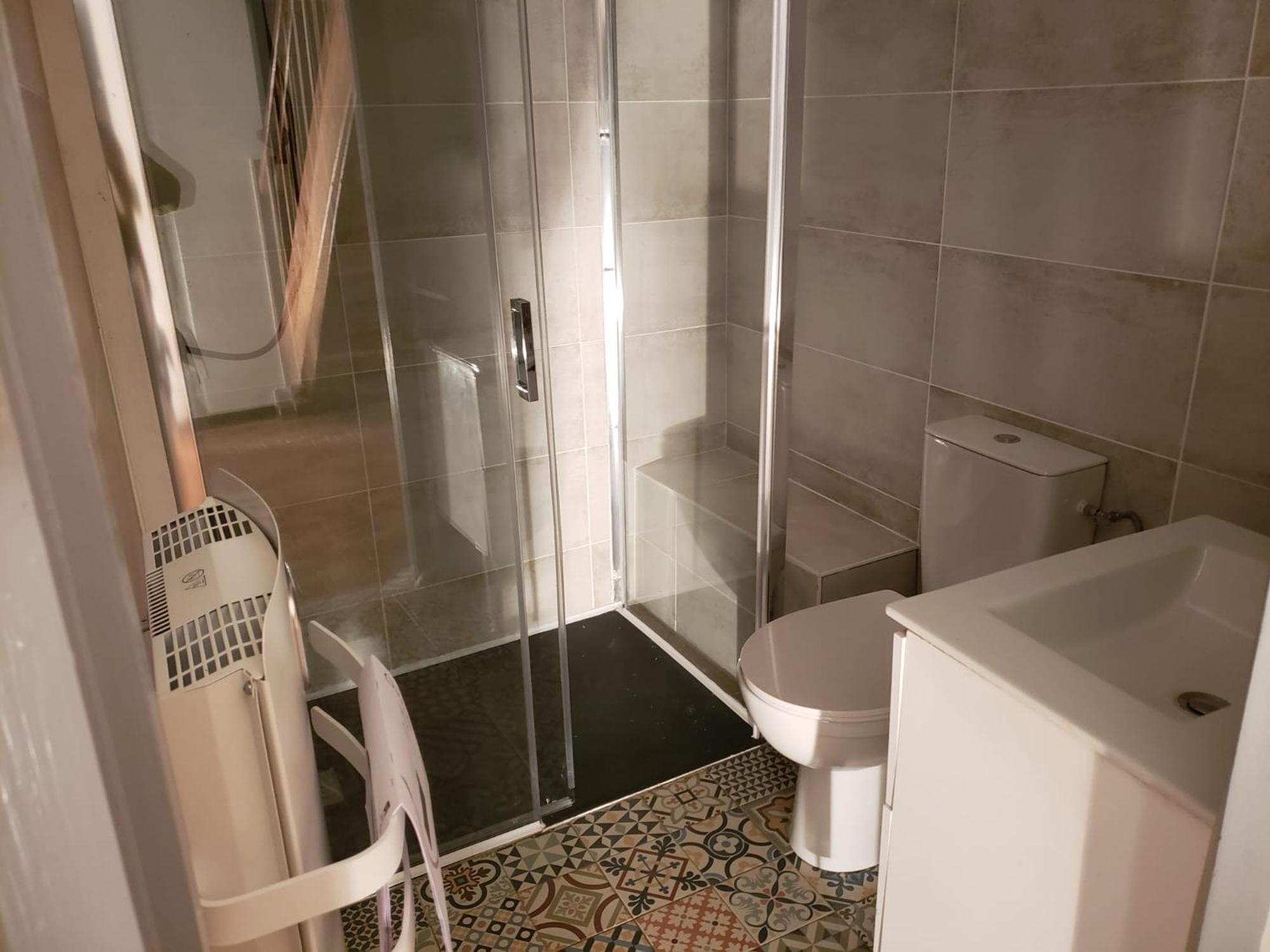 Chambres Meublees Et Spacieuses LʼIsle-Jourdain Dış mekan fotoğraf